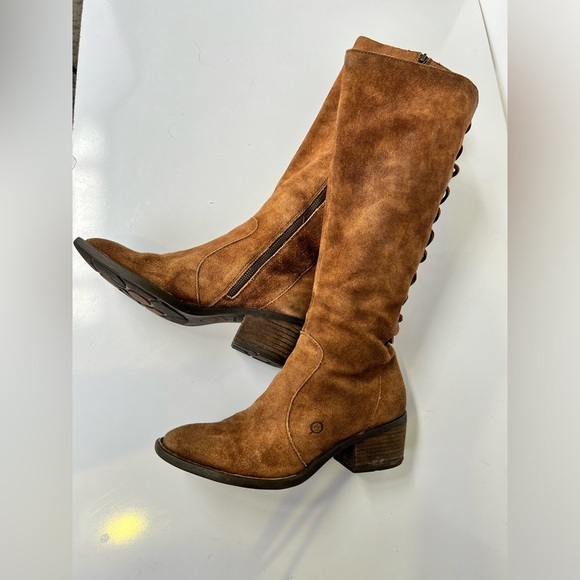 BORN Camel brown lace‎ back riding boots size 8.5. - Picture 4 of 9
